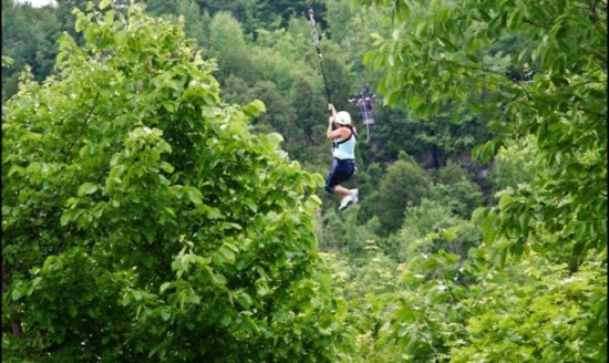 zip-lining-Scenic-Caves-Blue-Mountains-Ontario