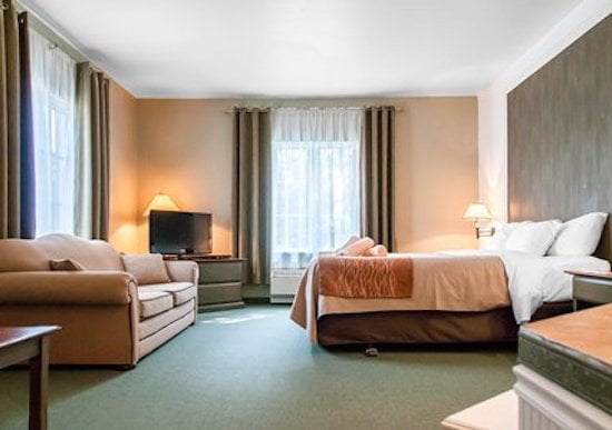 comfort-suites-mont-tremblant-room