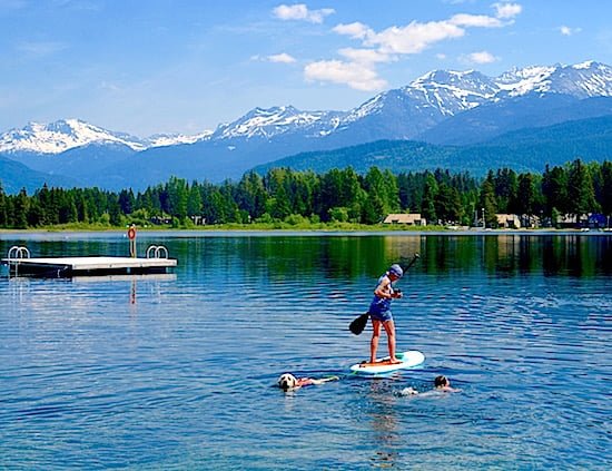 alta-lake-paddleboarder-dog