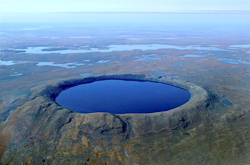 Crater-Lake-pingualuit-quebec