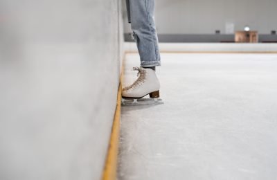 kelli-mcclintock-ice-skating