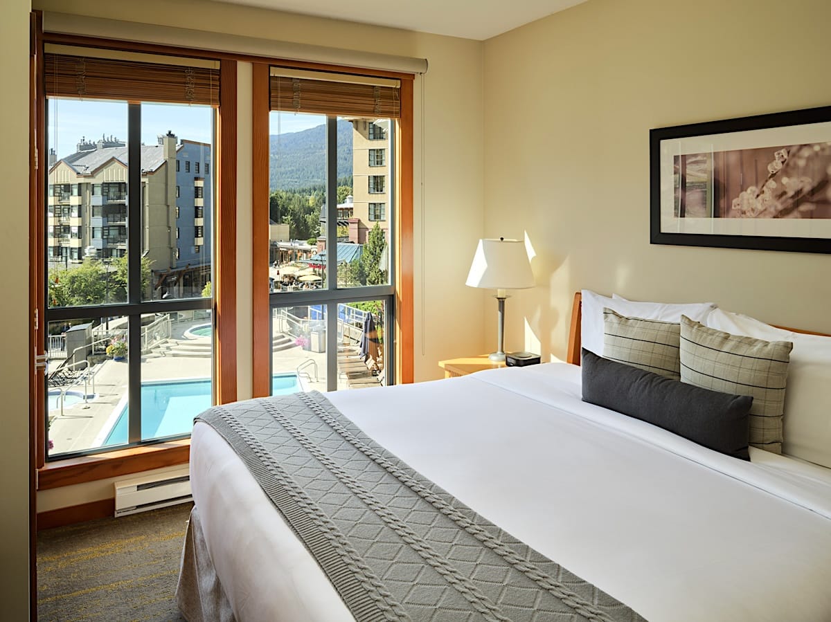 Pan Pacific Whistler Village Centre suite Web_Pan Pacific Whistler Mountainside