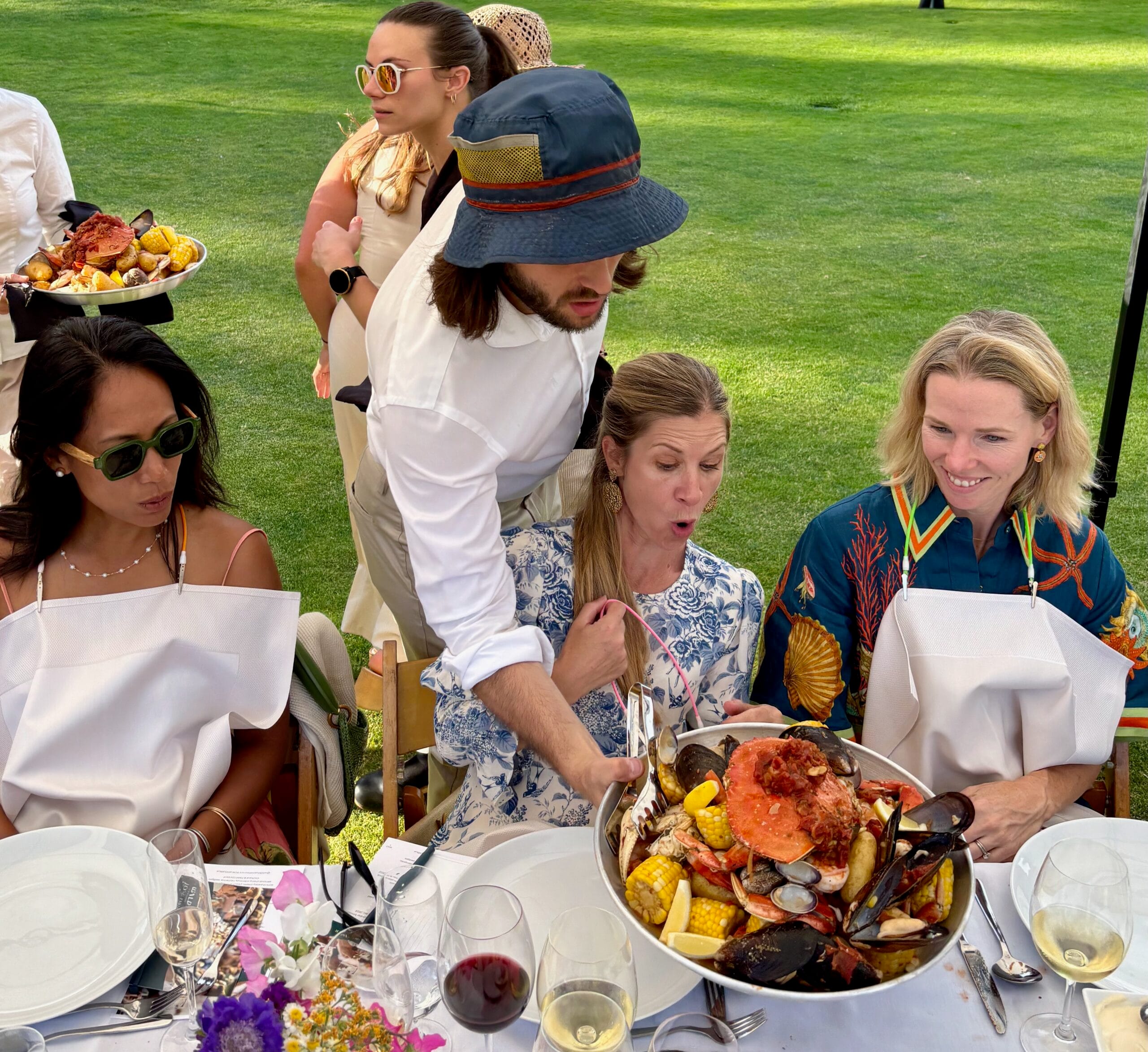 wild blue long table crab boil