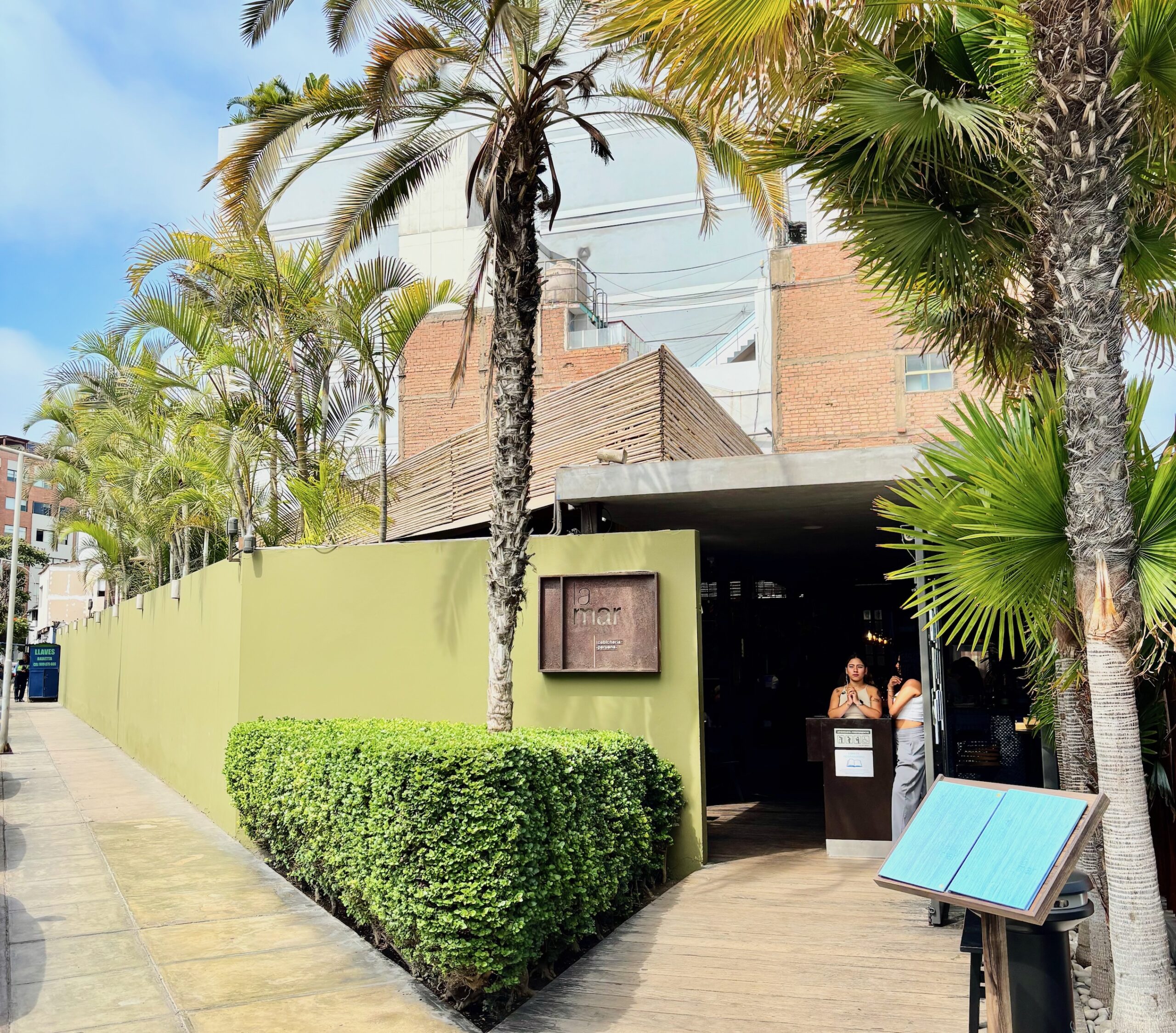la-mar-lima-ext