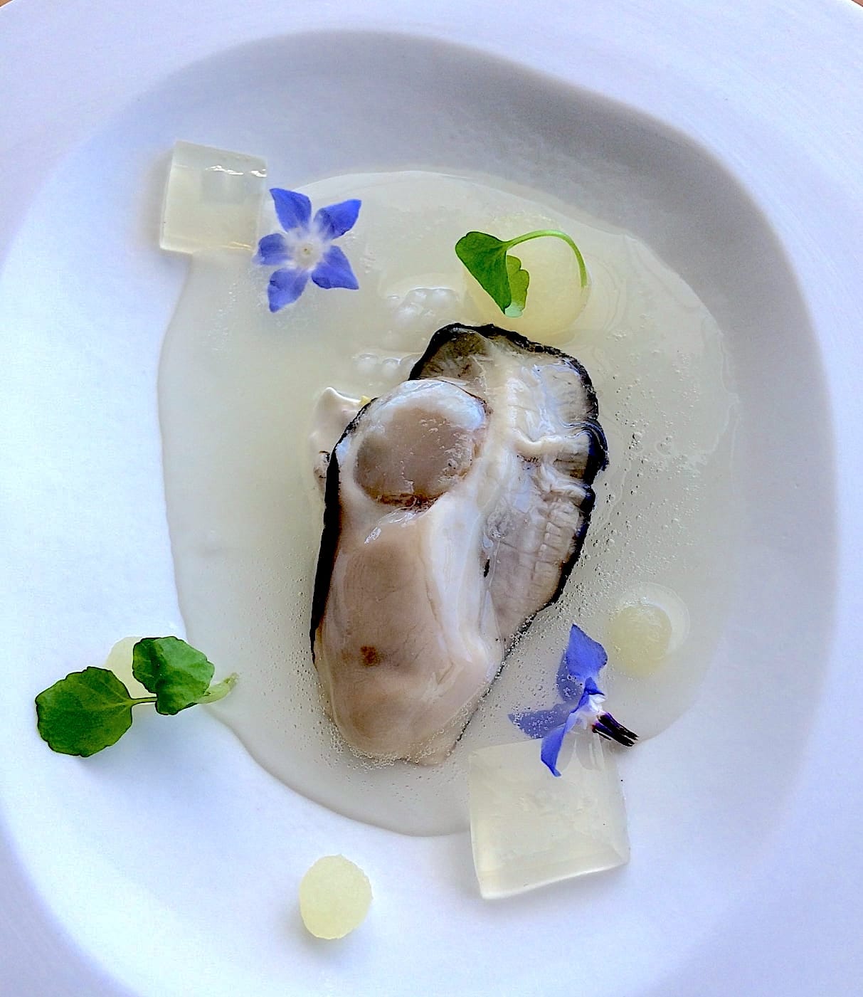 oyster-pear-sauce-mirazur